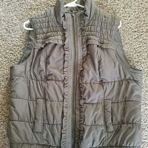 Christopher Banks vest